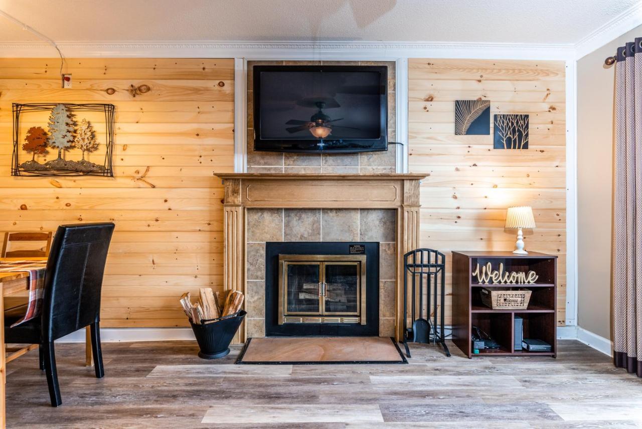 Sky High Views!!-Peak Mountaintop-Outdoor Pool-Close To Downtown-Private Balcony-Wifi-Cable Gatlinburg Exteriör bild
