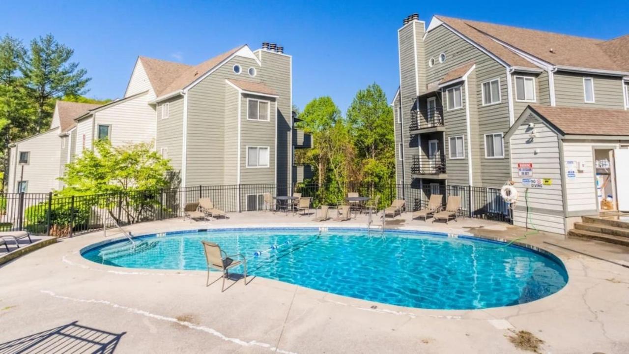 Sky High Views!!-Peak Mountaintop-Outdoor Pool-Close To Downtown-Private Balcony-Wifi-Cable Gatlinburg Exteriör bild