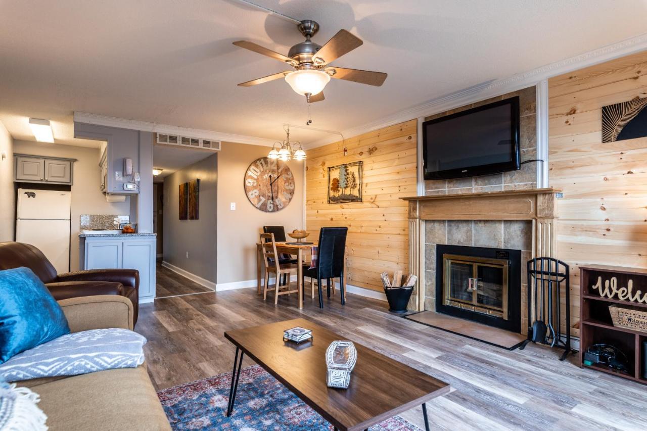 Sky High Views!!-Peak Mountaintop-Outdoor Pool-Close To Downtown-Private Balcony-Wifi-Cable Gatlinburg Exteriör bild