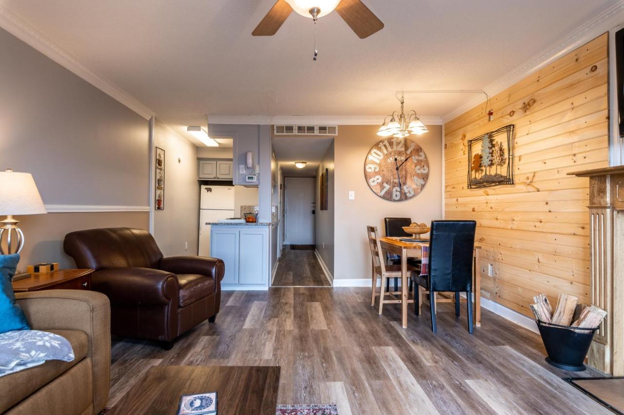 Sky High Views!!-Peak Mountaintop-Outdoor Pool-Close To Downtown-Private Balcony-Wifi-Cable Gatlinburg Exteriör bild
