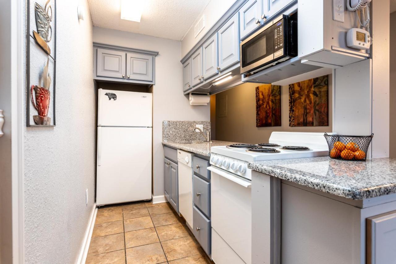 Sky High Views!!-Peak Mountaintop-Outdoor Pool-Close To Downtown-Private Balcony-Wifi-Cable Gatlinburg Exteriör bild