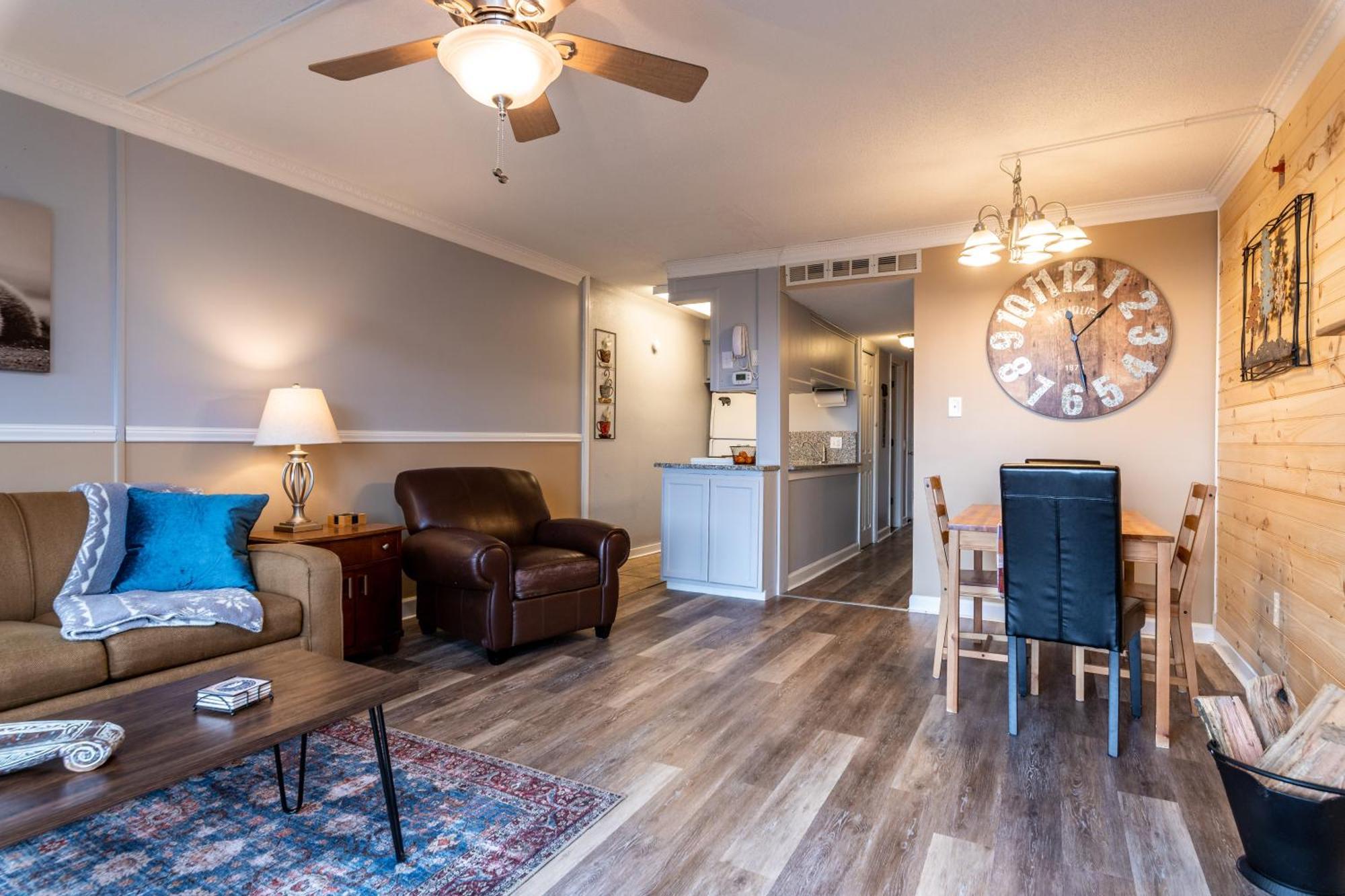 Sky High Views!!-Peak Mountaintop-Outdoor Pool-Close To Downtown-Private Balcony-Wifi-Cable Gatlinburg Exteriör bild