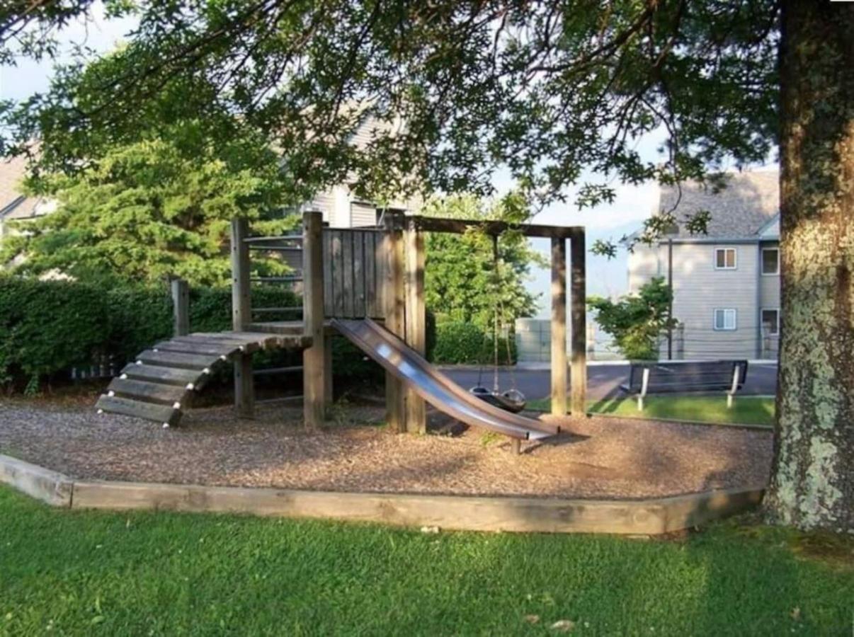 Sky High Views!!-Peak Mountaintop-Outdoor Pool-Close To Downtown-Private Balcony-Wifi-Cable Gatlinburg Exteriör bild