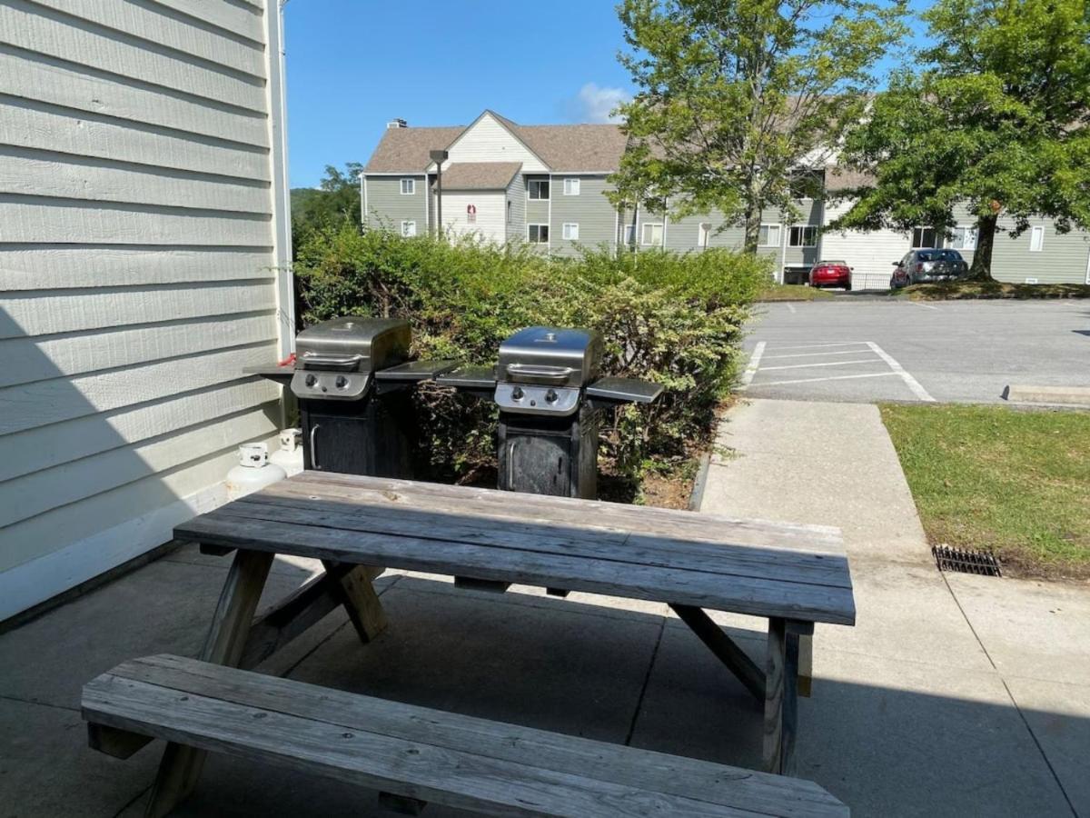 Sky High Views!!-Peak Mountaintop-Outdoor Pool-Close To Downtown-Private Balcony-Wifi-Cable Gatlinburg Exteriör bild